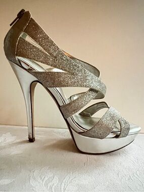 ALDO Silver Sparkle Strappy Platform High Heel Sandals Size 8